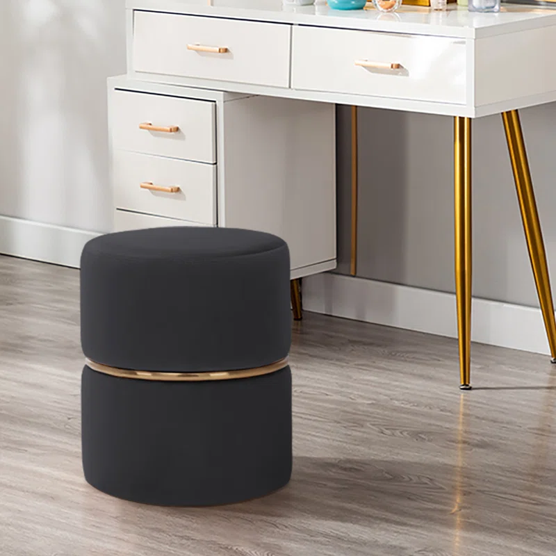 Gracy Ottoman In Black