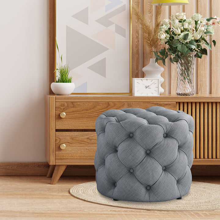 Round Tufted Velvet Ottaman/Poufee In Light Grey
