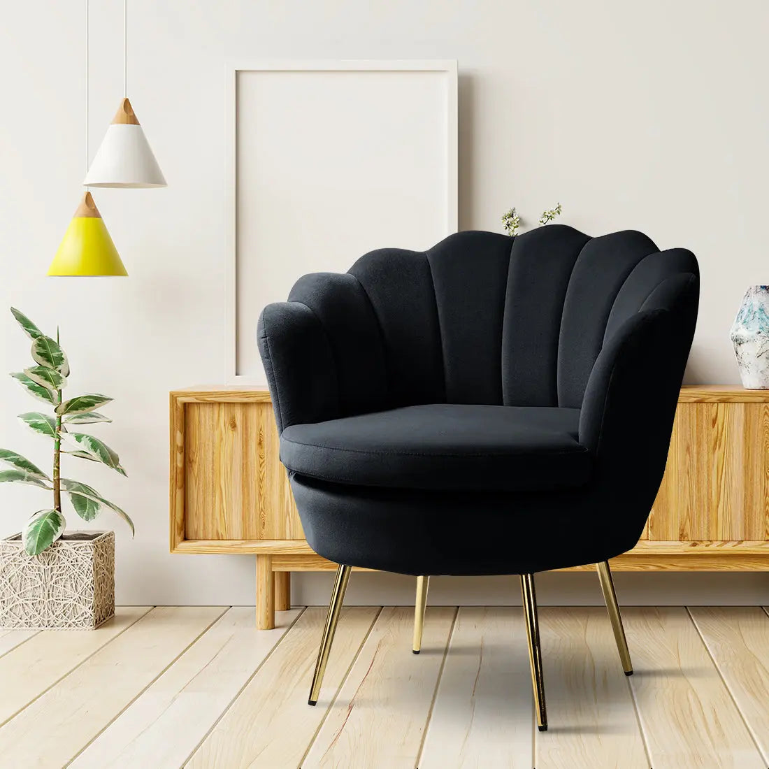 Shell Motif Accent Chair – Black
